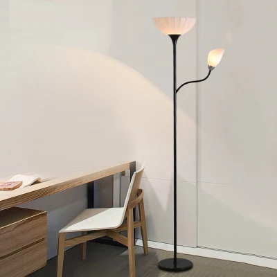 Doppelköpfe, Metall-Acryl, nordische Qualität, 1,68 m Höhe, individuelle Stehlampe für Wohnzimmer-Dekoration